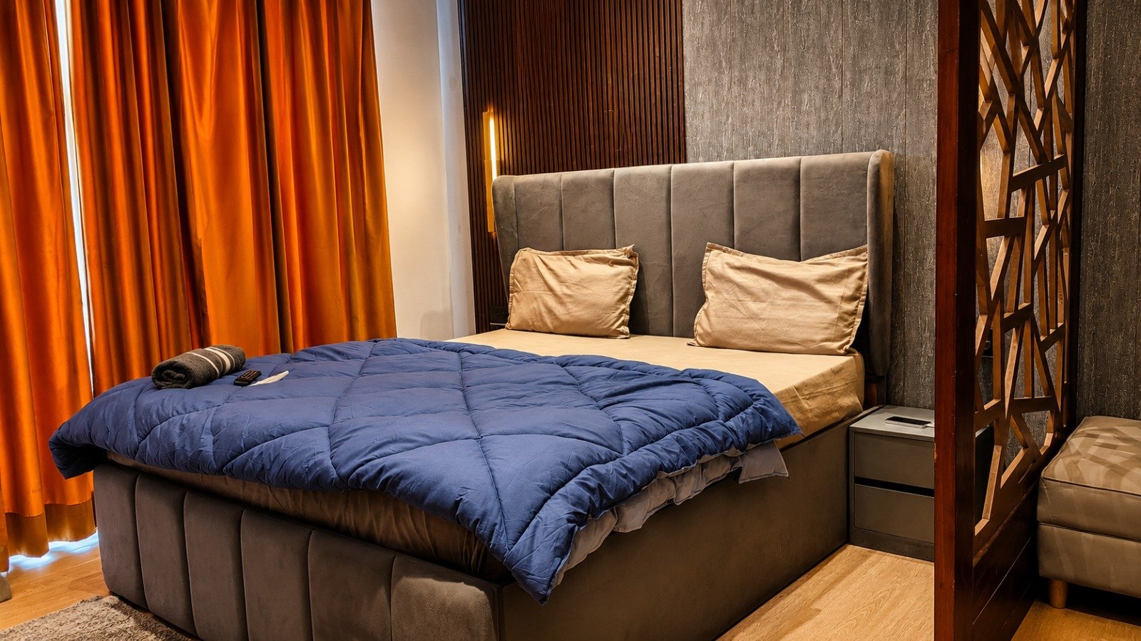 Sky Cove Studio bedroom suite